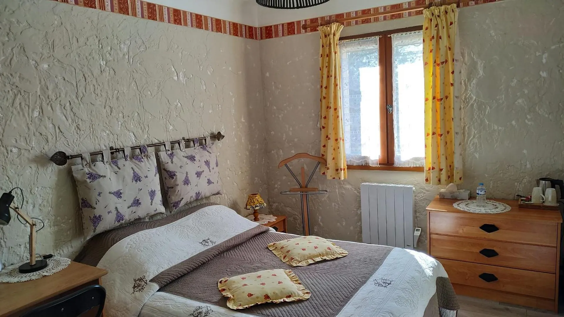 Gasthuis La Pinede De Manon Chambre Et Table D'Hotes Barjols